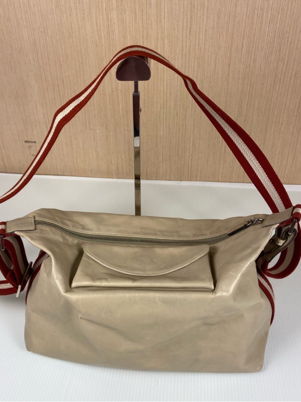 Bally Beige Leather Slouchy Hobo Shoulder Crossbody Bag Red Stripe Web Strap